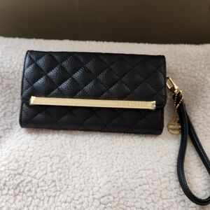 Steve Madden quilted black wallet wristlet